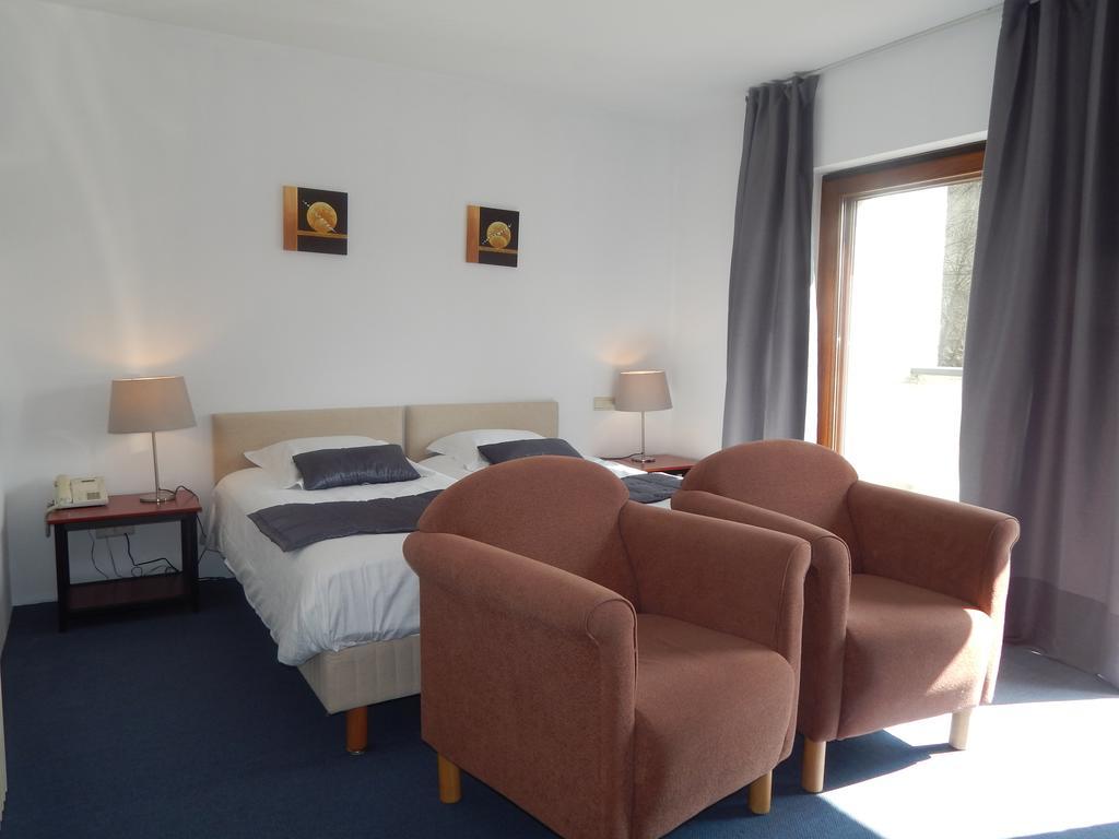 Hotel Le Martin Pecheur Fauvillers Pokoj fotografie